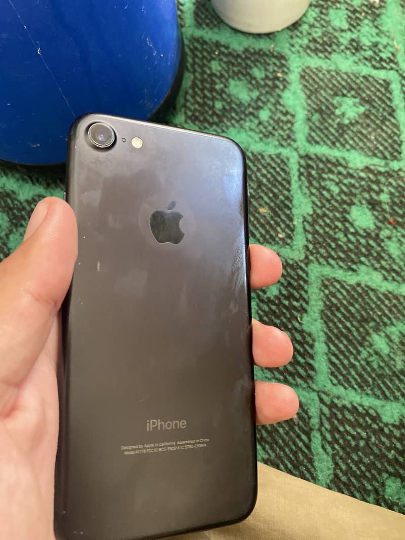 Apple iPhone 7 1
