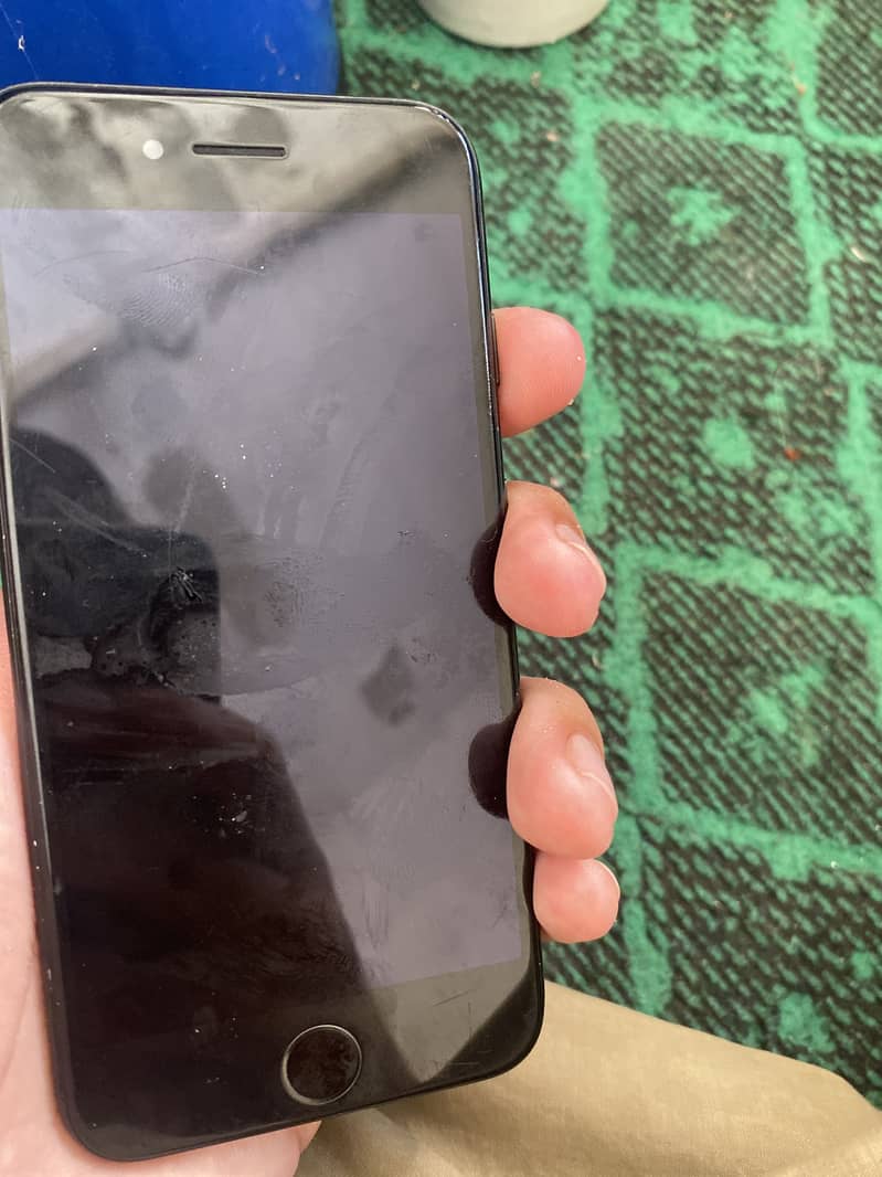 Apple iPhone 7 2