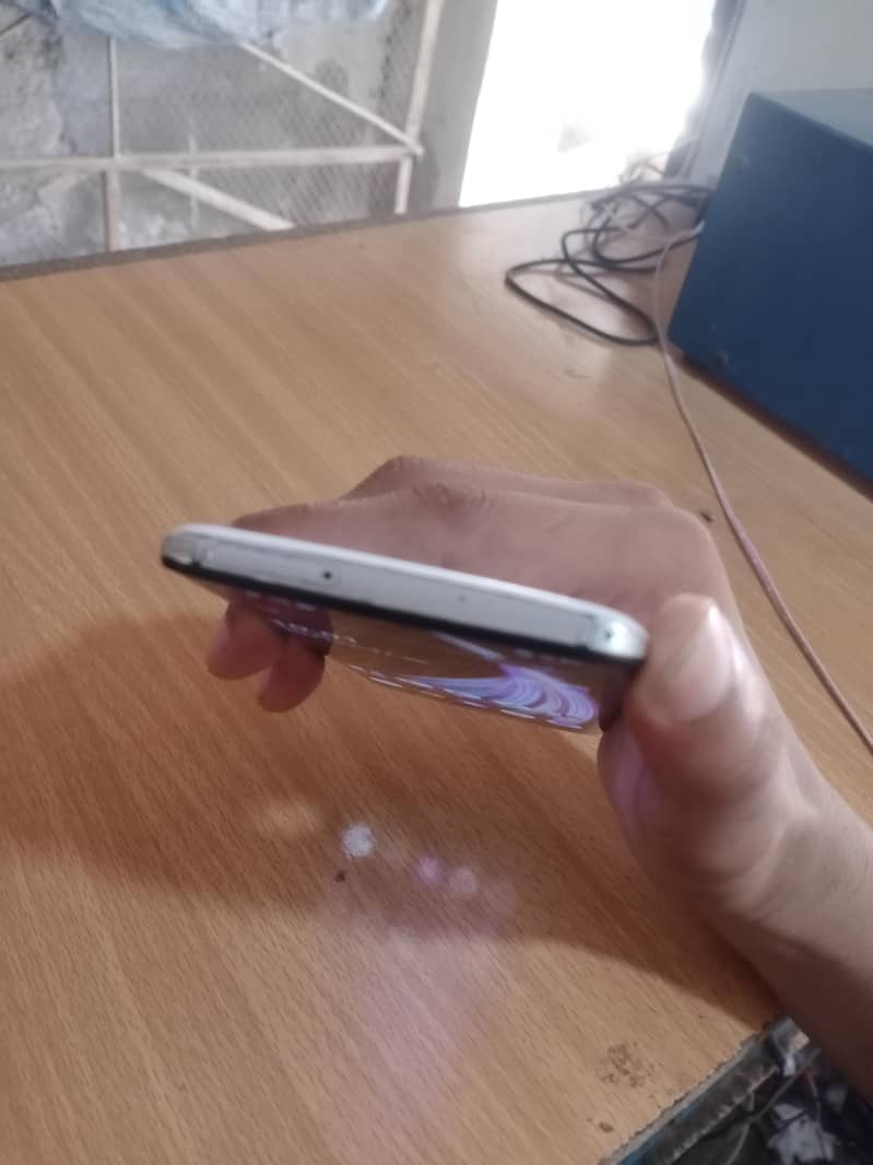 Sharp Aquos Zero 2 3