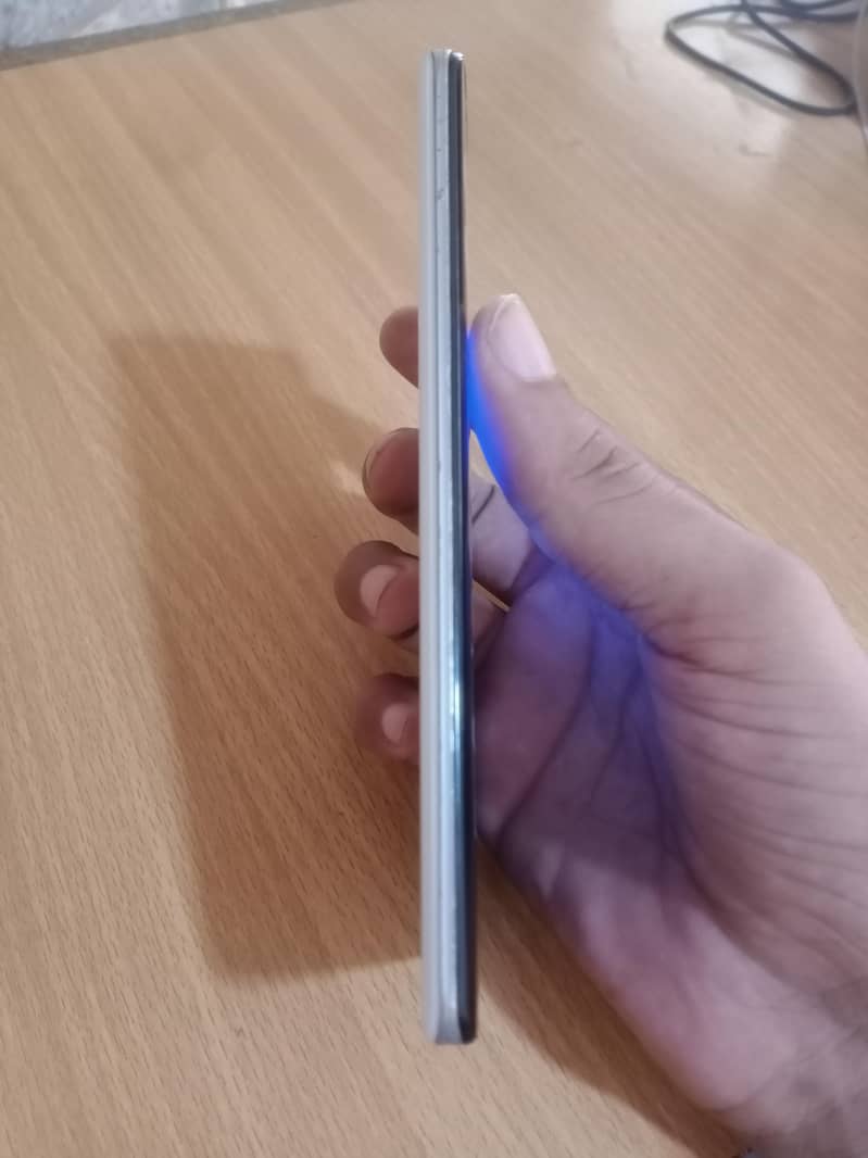 Sharp Aquos Zero 2 8