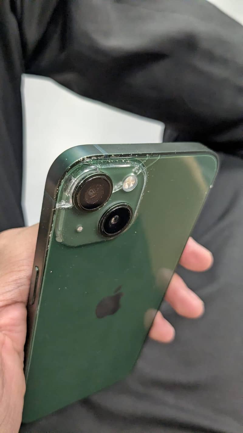 Apple iPhone 13 0