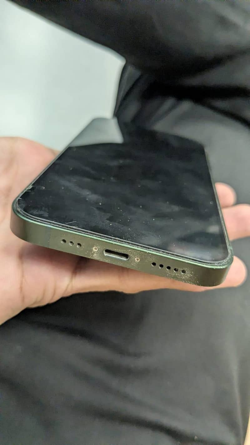 Apple iPhone 13 2