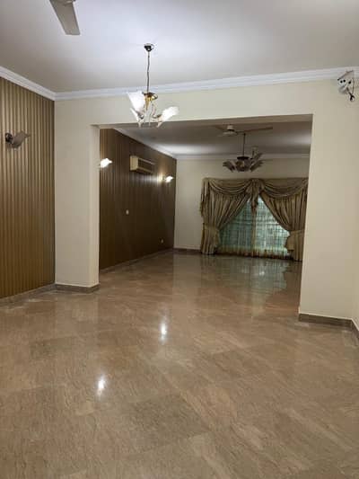 2 Kanal House for Rent Facing 80 Ft Road in Garden Town, Lahore