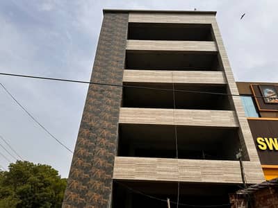 1 KANAL BUILDING AVAILABLE FOR RENT