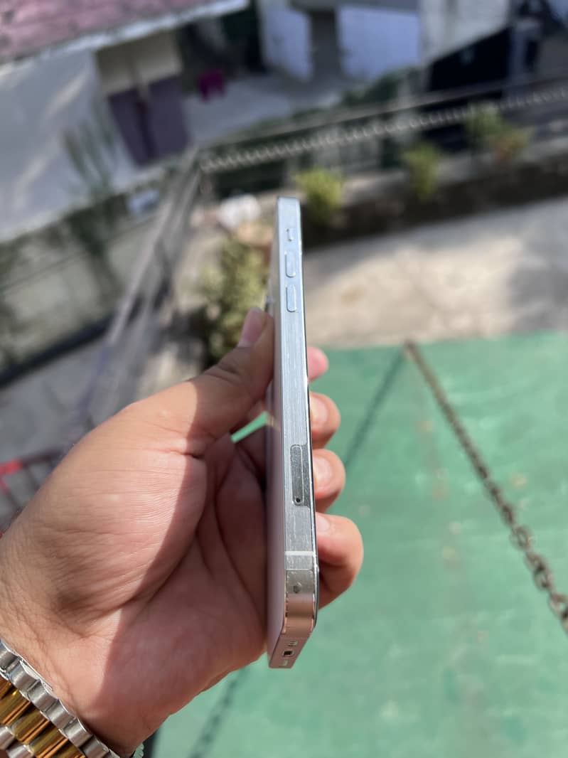 Apple iPhone 12 Pro 3