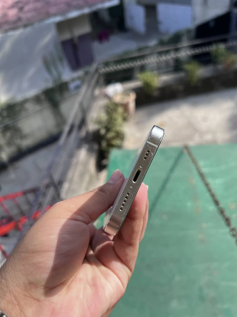 Apple iPhone 12 Pro 8