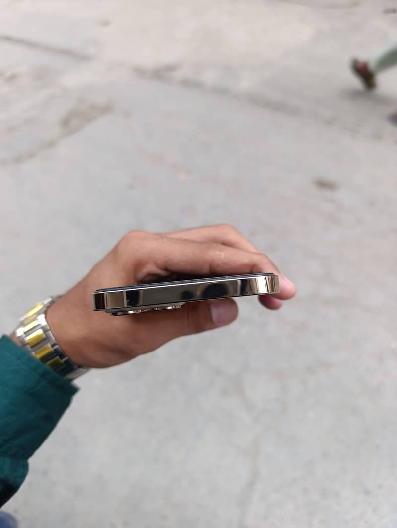 Apple iPhone 12 Pro Max 5