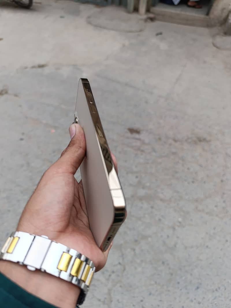 Apple iPhone 12 Pro Max 6