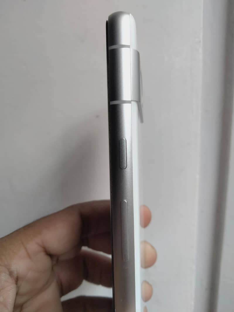 Google Pixel 7a 6