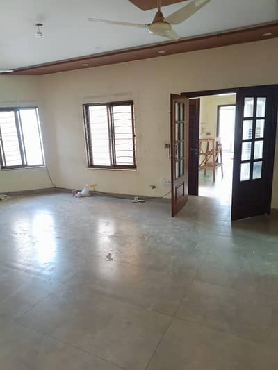 1Kanal Upper Portion Available For Rent Ideal Location Near By Market Masjid And Park