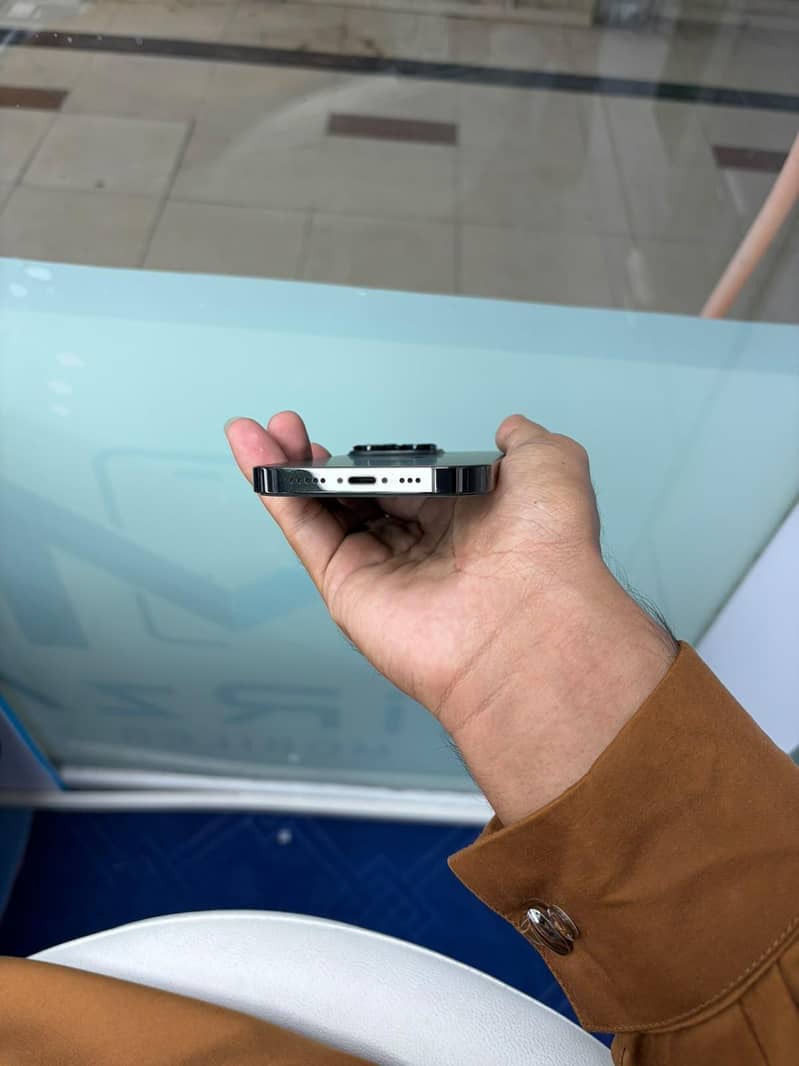 Apple iPhone 14 Pro 1