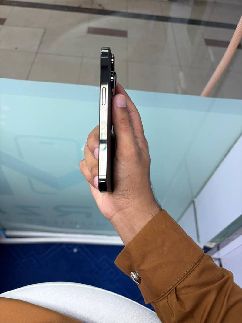 Apple iPhone 14 Pro 4