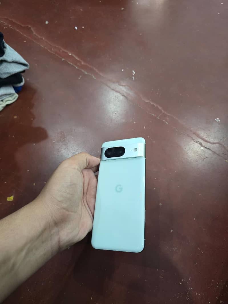 Google Pixel 8 3