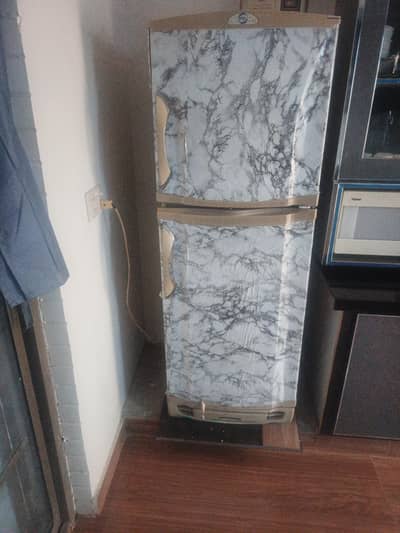 Used Fridge / Medium Fridge / refrigerator/ Used Fridge for sale