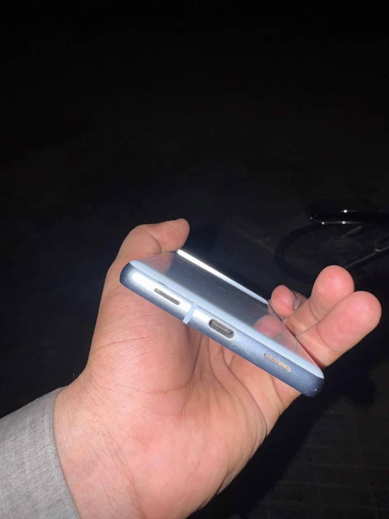 Google Pixel 7a 5