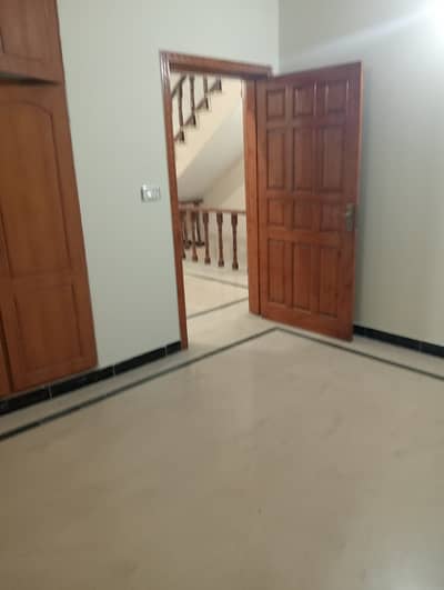 4marla 5beds tripple storey tripple unit house for rent in G 13 1 islamabad