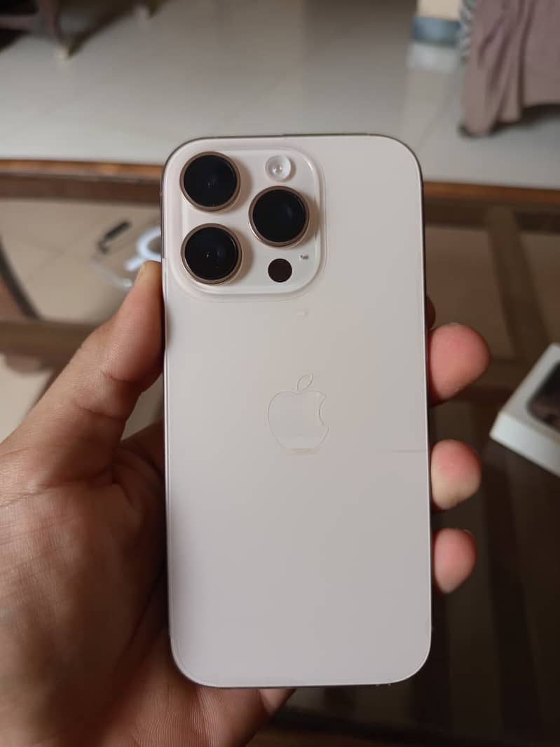 Apple iPhone 16 Pro 6