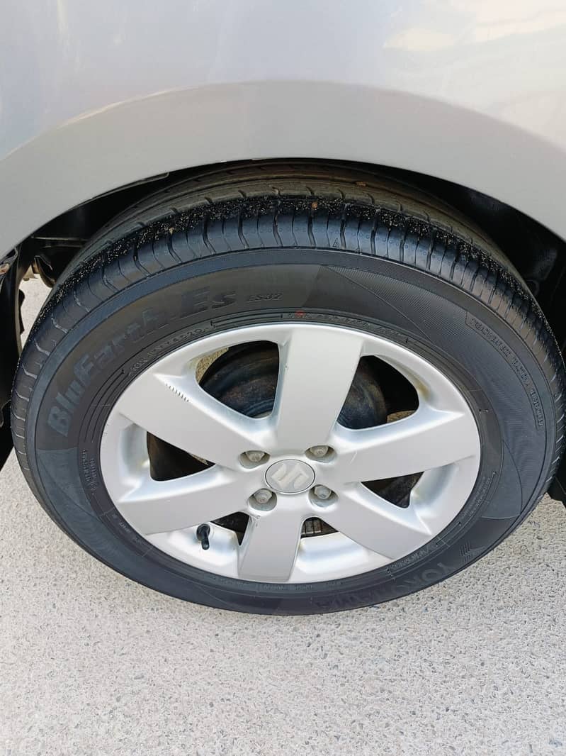 Suzuki Swift Model 2014(Automatic) 6