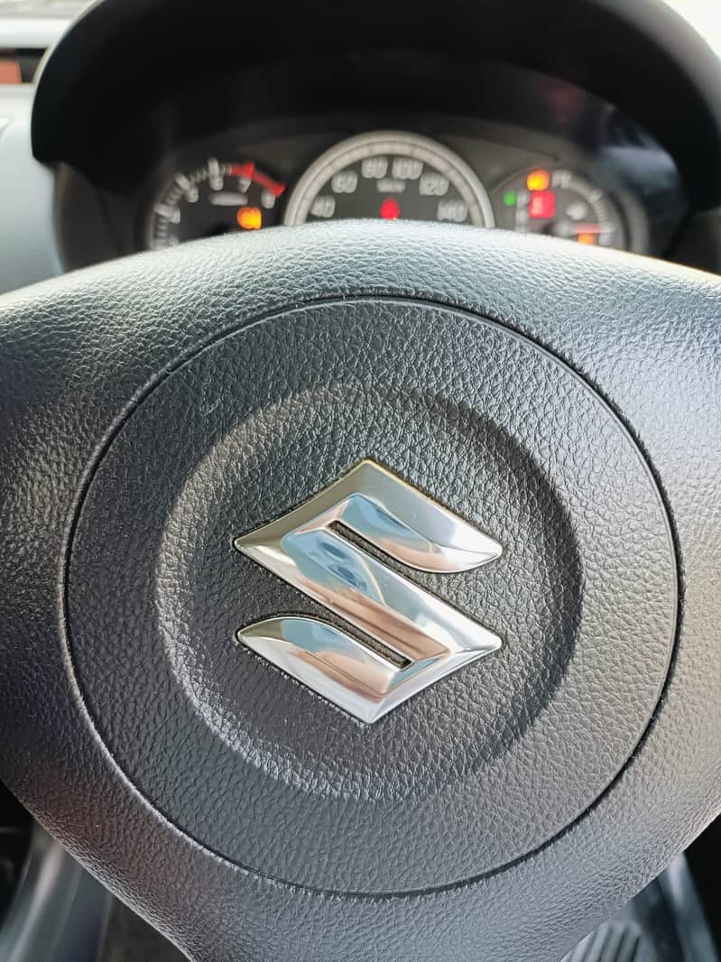 Suzuki Swift Model 2014(Automatic) 7