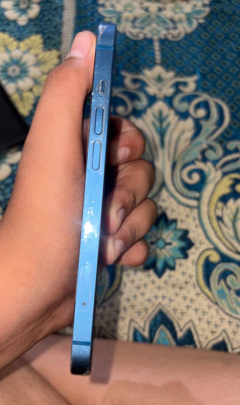Apple iPhone 13 3
