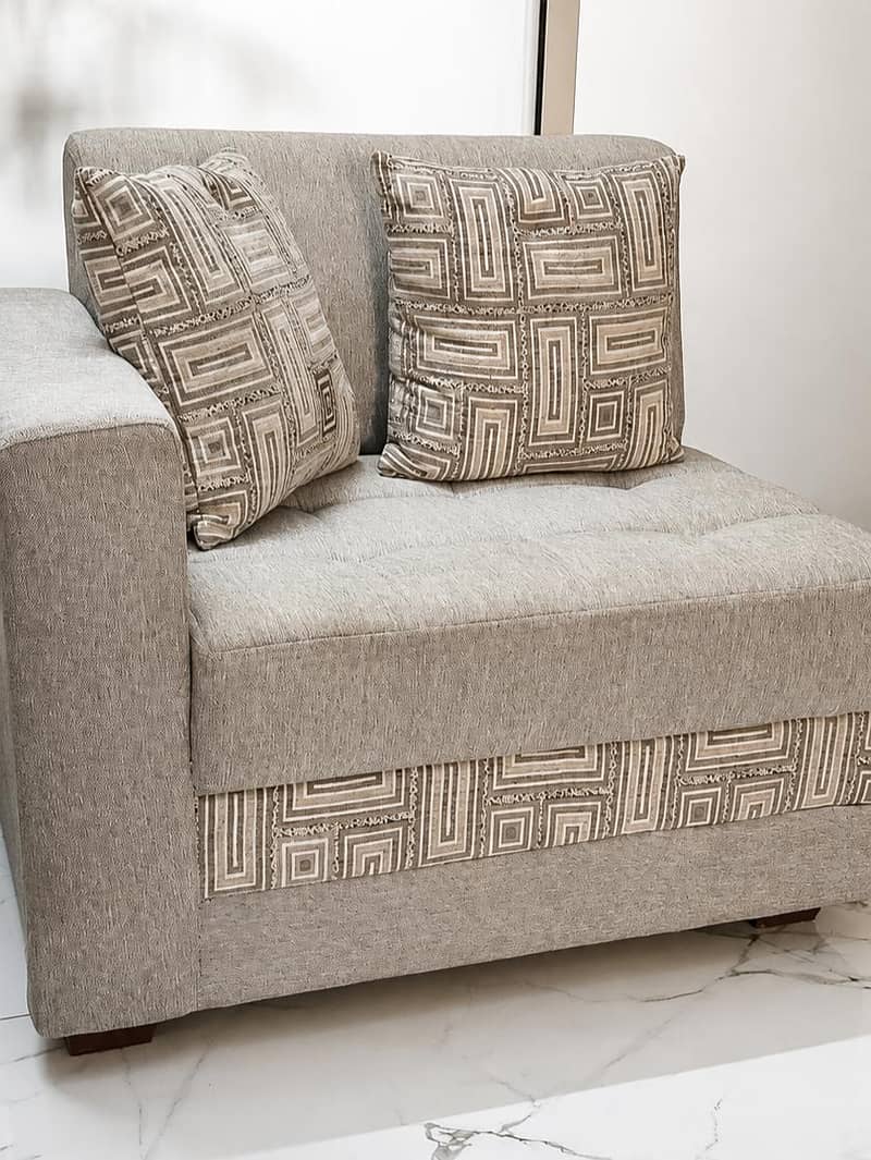 L-shpaed Sofa 1