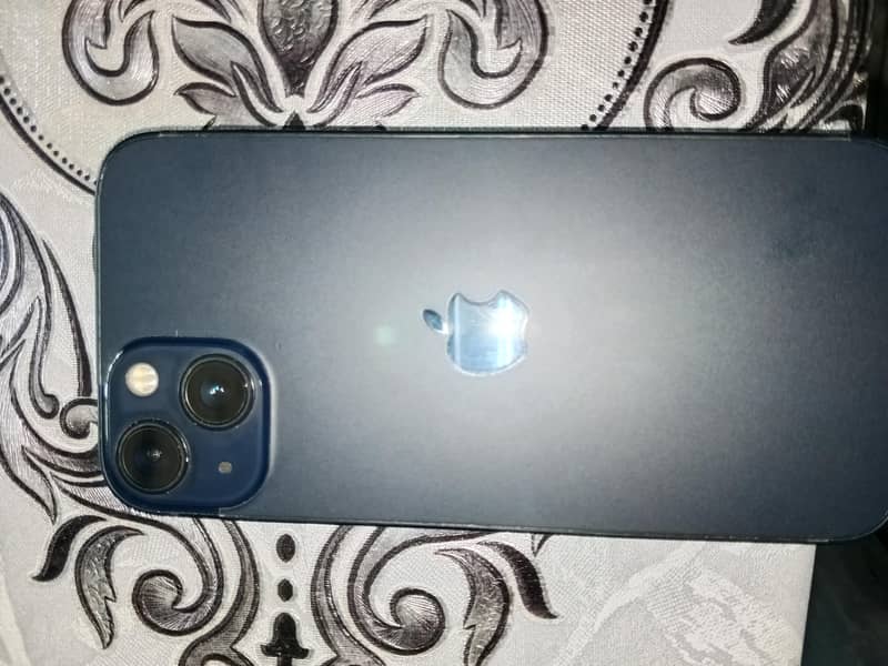 Apple iPhone 13 5