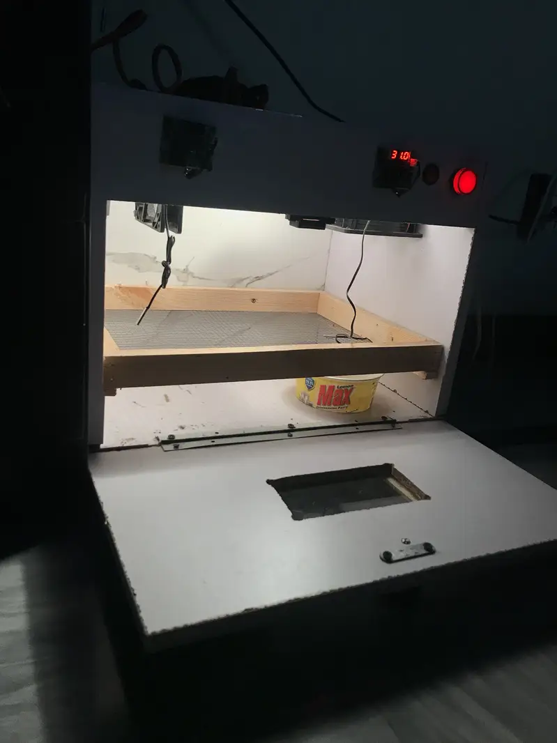 50 Eggs Manual Incubator — photo 3