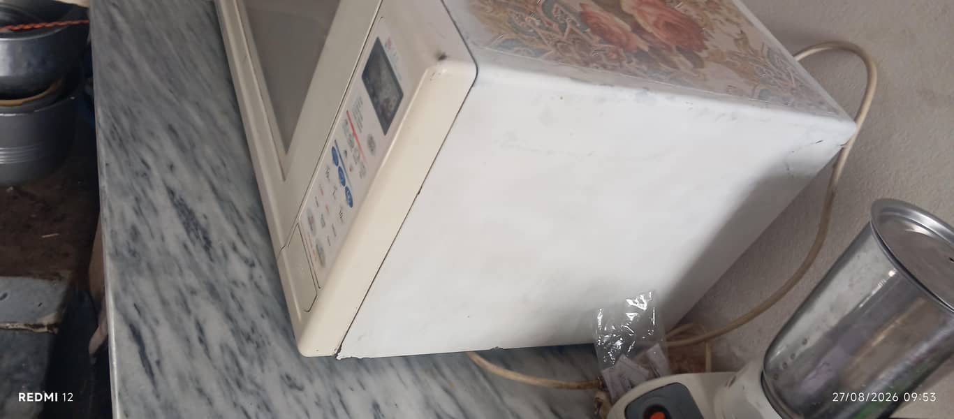 microwave oven 3