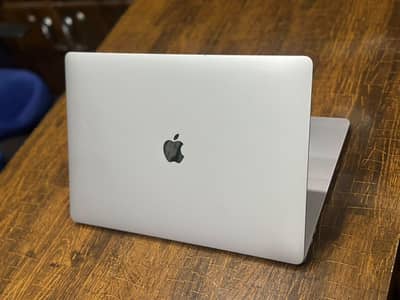 MacBook Pro 2019 | Core i9 | 32GB RAM | 1TB SSD | Original Charger