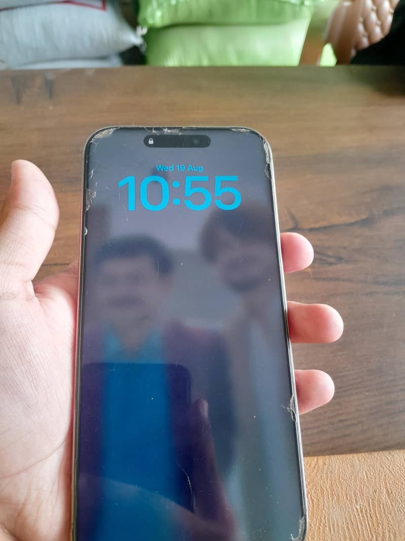 Apple iPhone 16 Pro Max 3