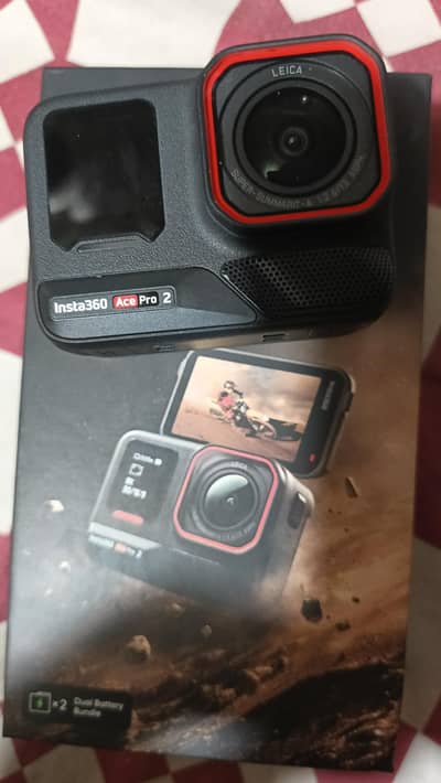 Insta 360 Ace Pro 2 action camera | 256 Gb sanDisk extreme sd card