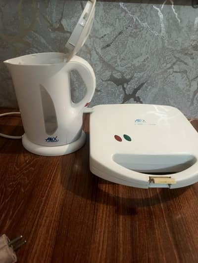 sandwich maker And Electric kettle
