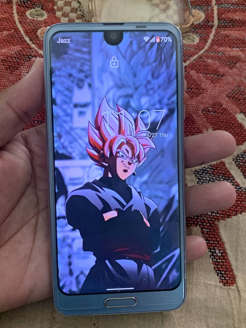 Sharp Aquos R2 0