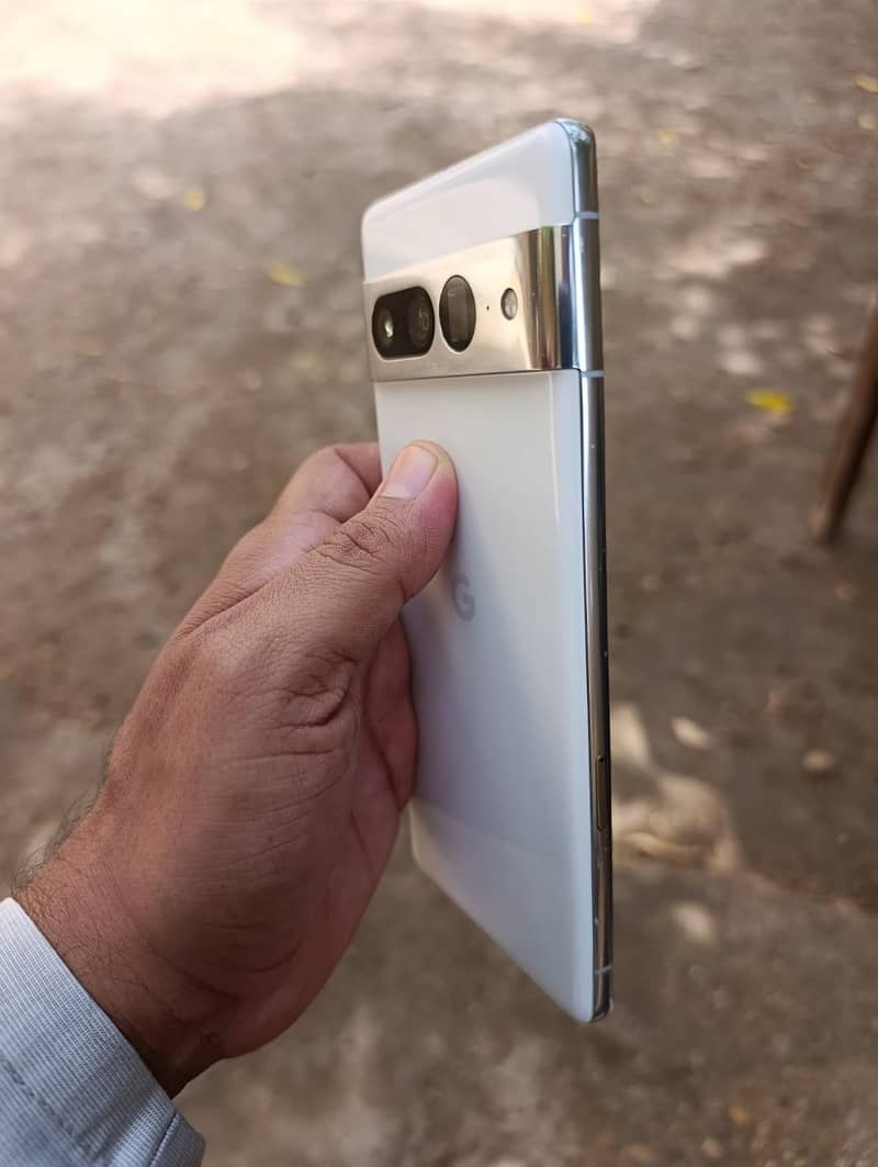 Google Pixel 7 Pro 9
