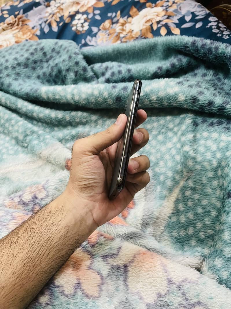 Apple iPhone 11 Pro 5