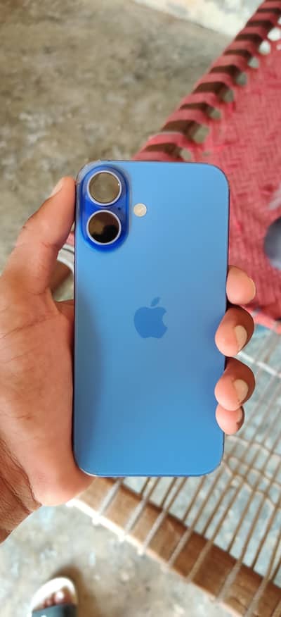 Apple iPhone 16