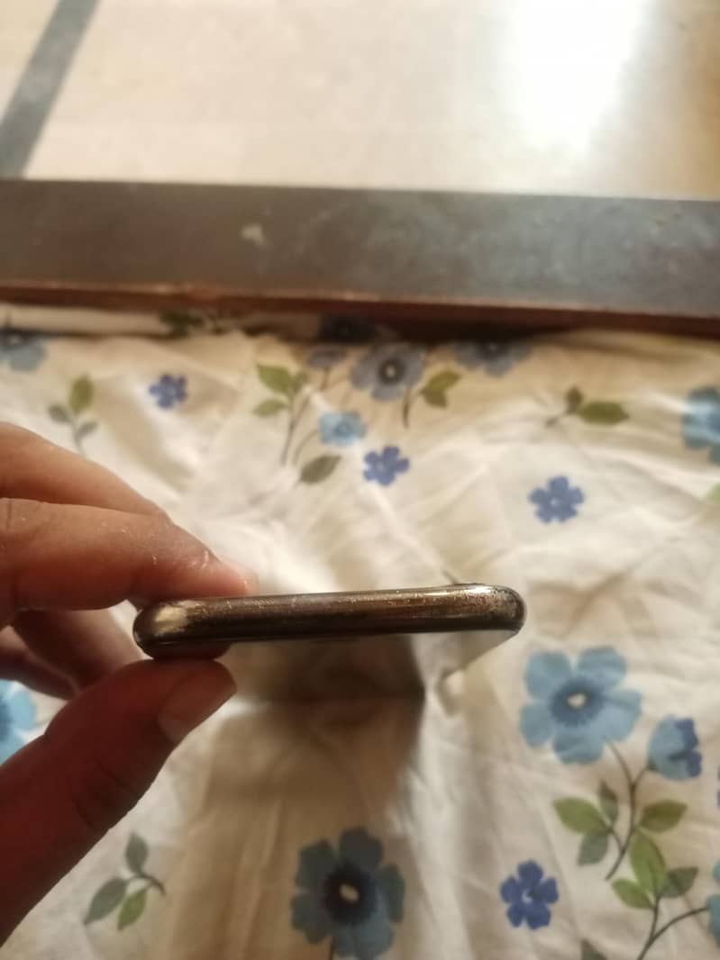 Apple iPhone X 5