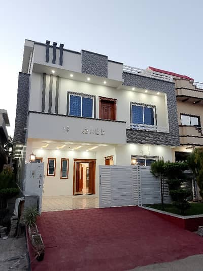 10 Marla Brand New Luxury And Outclass Condition And Location House Available For Rent In G/13 Sector Of Islamabad With All Basic Amenities