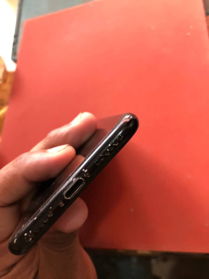 Apple iPhone 7 1