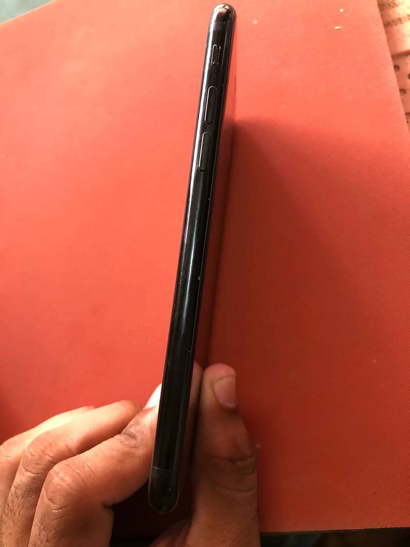 Apple iPhone 7 3