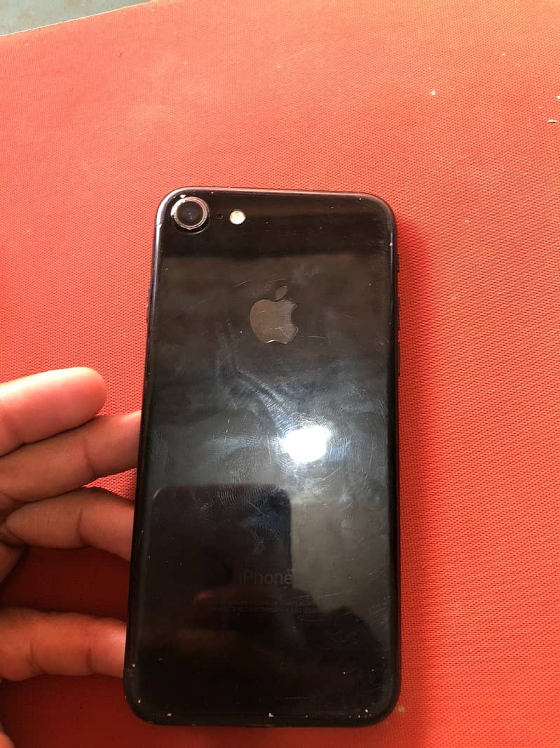Apple iPhone 7 0