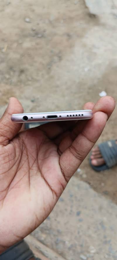 Apple iPhone 6S