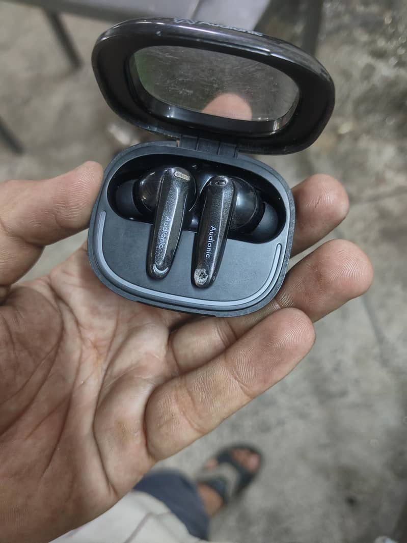 Audionic Airbuds 735 1