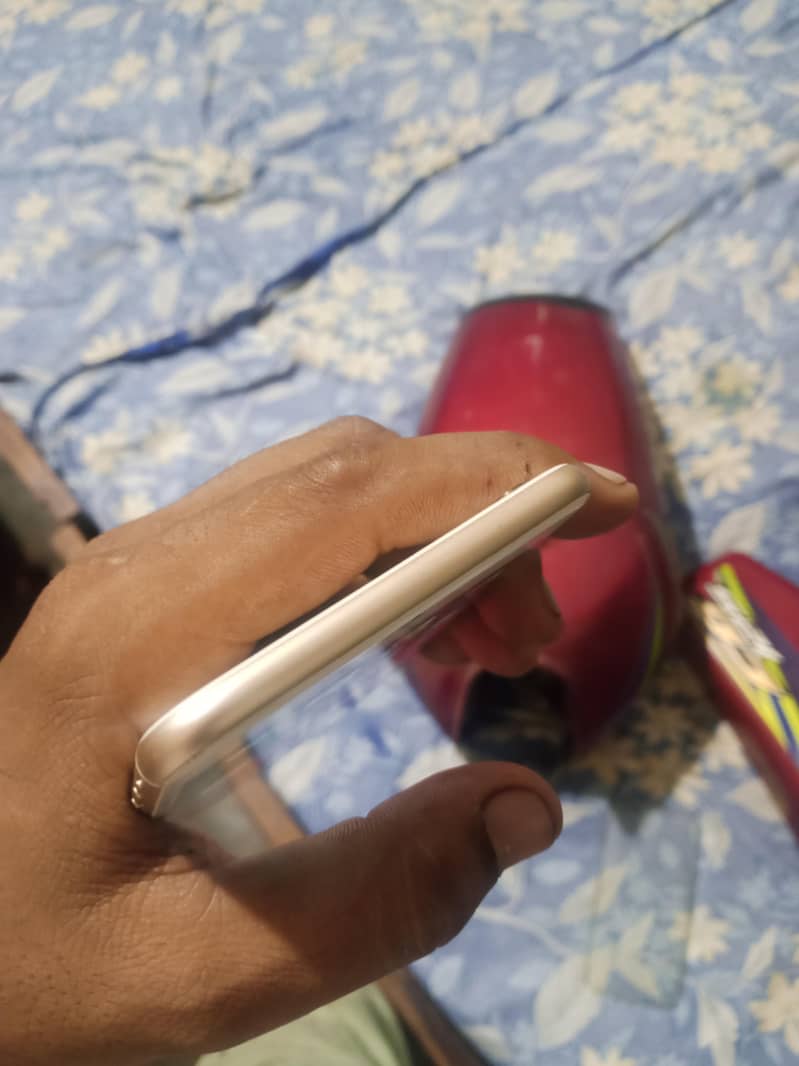 Apple iPhone 6 Plus 1