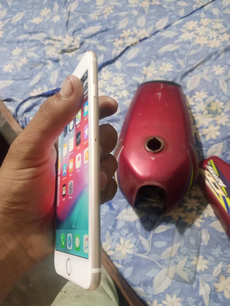 Apple iPhone 6 Plus 2