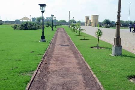 5 marla ideal plot in lake city for sale