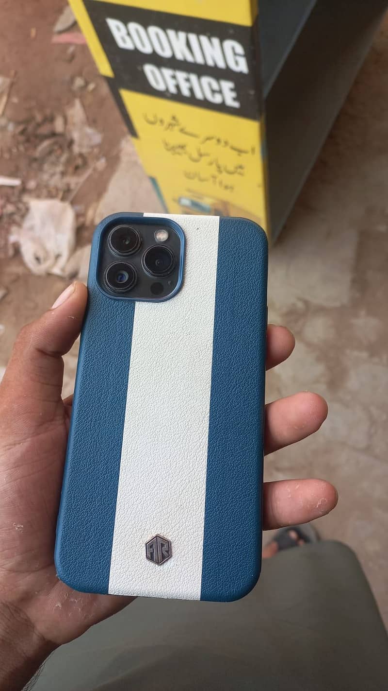 Apple iPhone 13 Pro Max 3