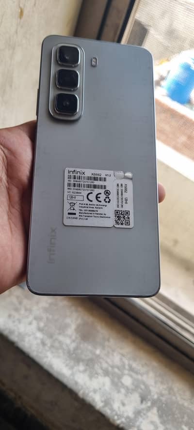 Infinix Hot 50 memory 8 128 box charger nhi hai