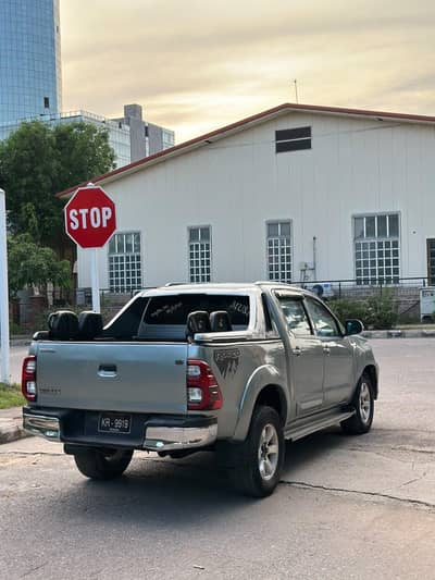 Toyota Hilux 2011