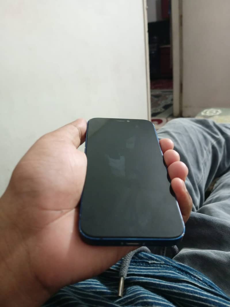 Apple iPhone 12 mini 6